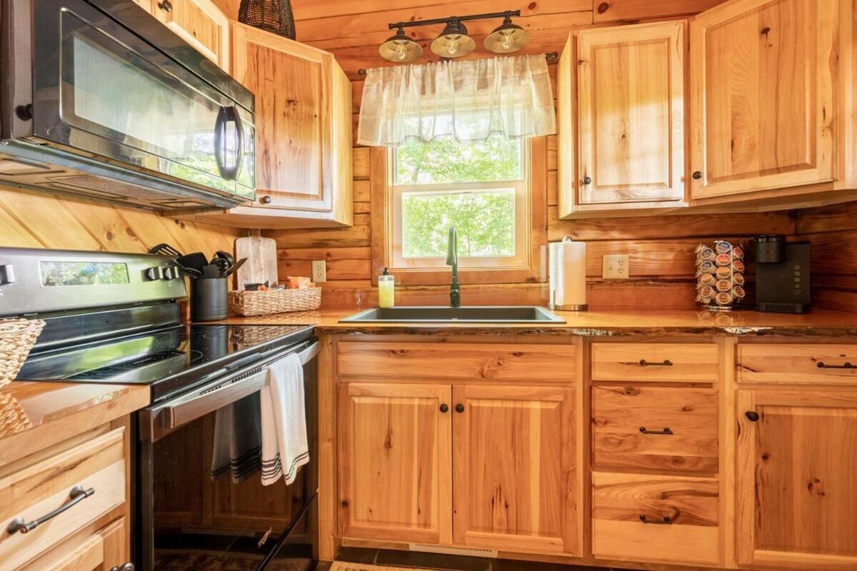 Secluded Wooded Cabin Near The Hocking Hills New Straitsville Exterior foto